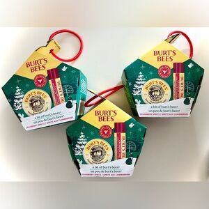 Burt's Bees Cranberry Spritz Lip Balm Gift Set BUNDLE